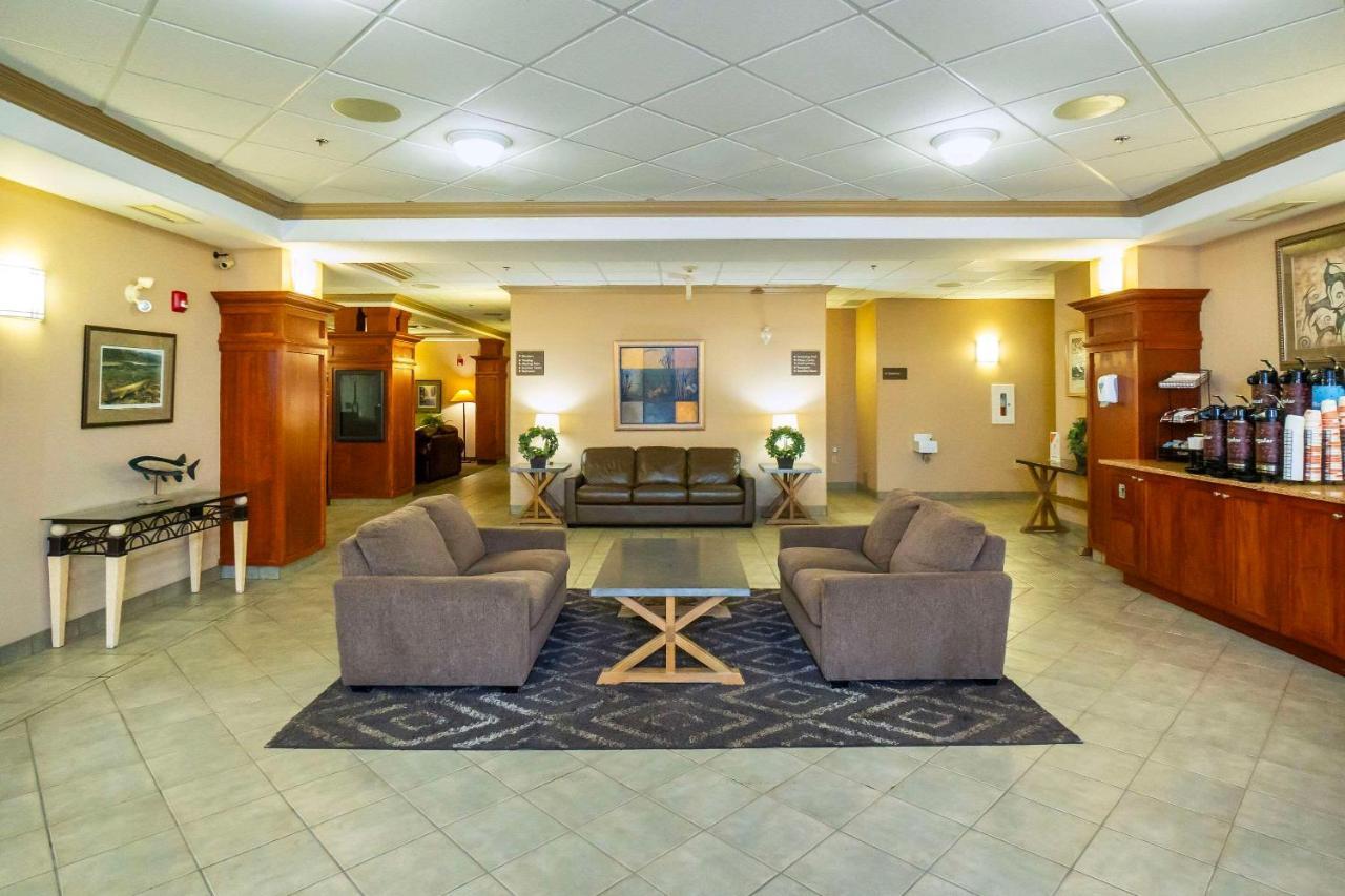 Comfort Inn & Suites Salmon Arm Exteriér fotografie