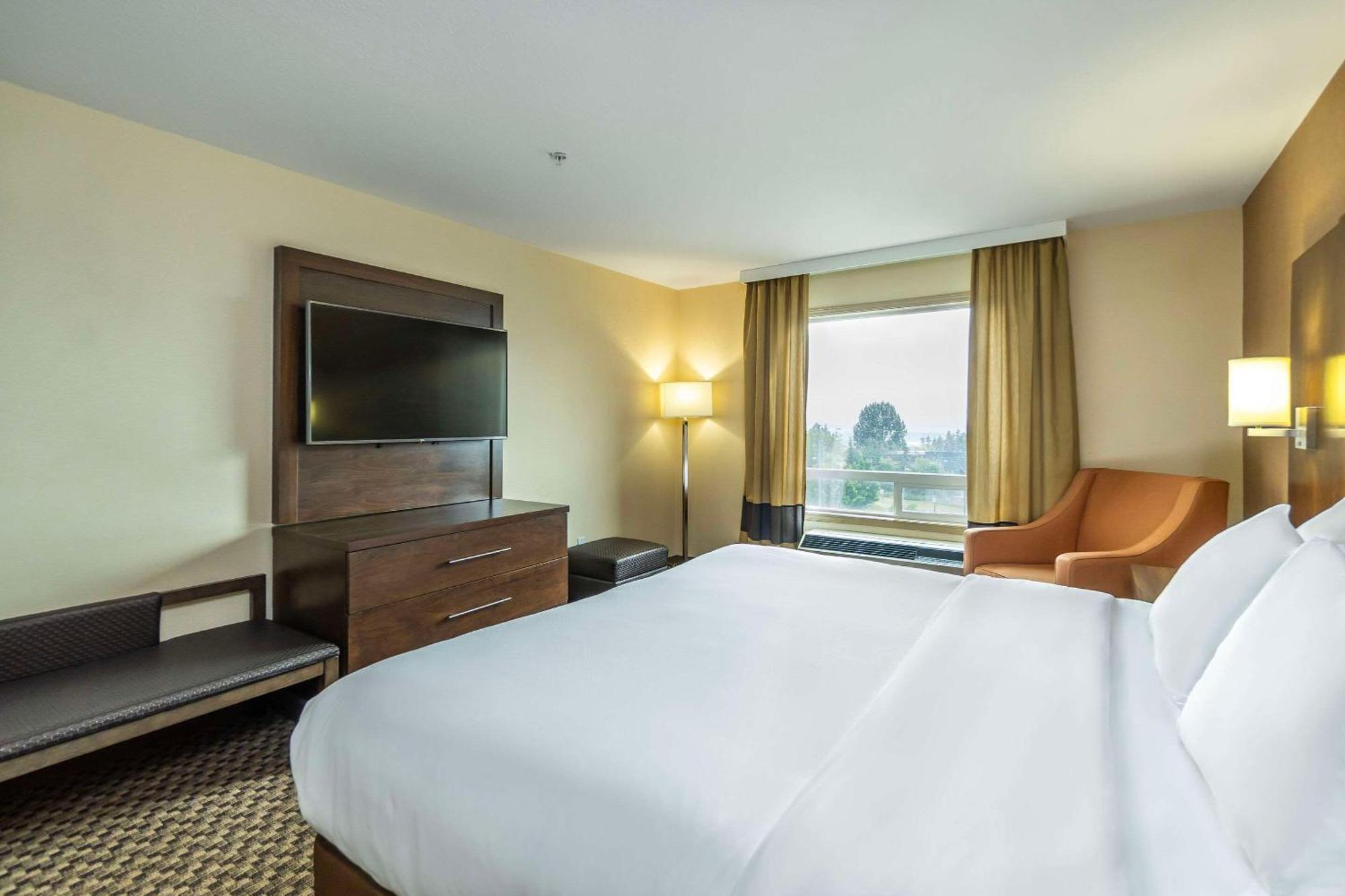 Comfort Inn & Suites Salmon Arm Exteriér fotografie
