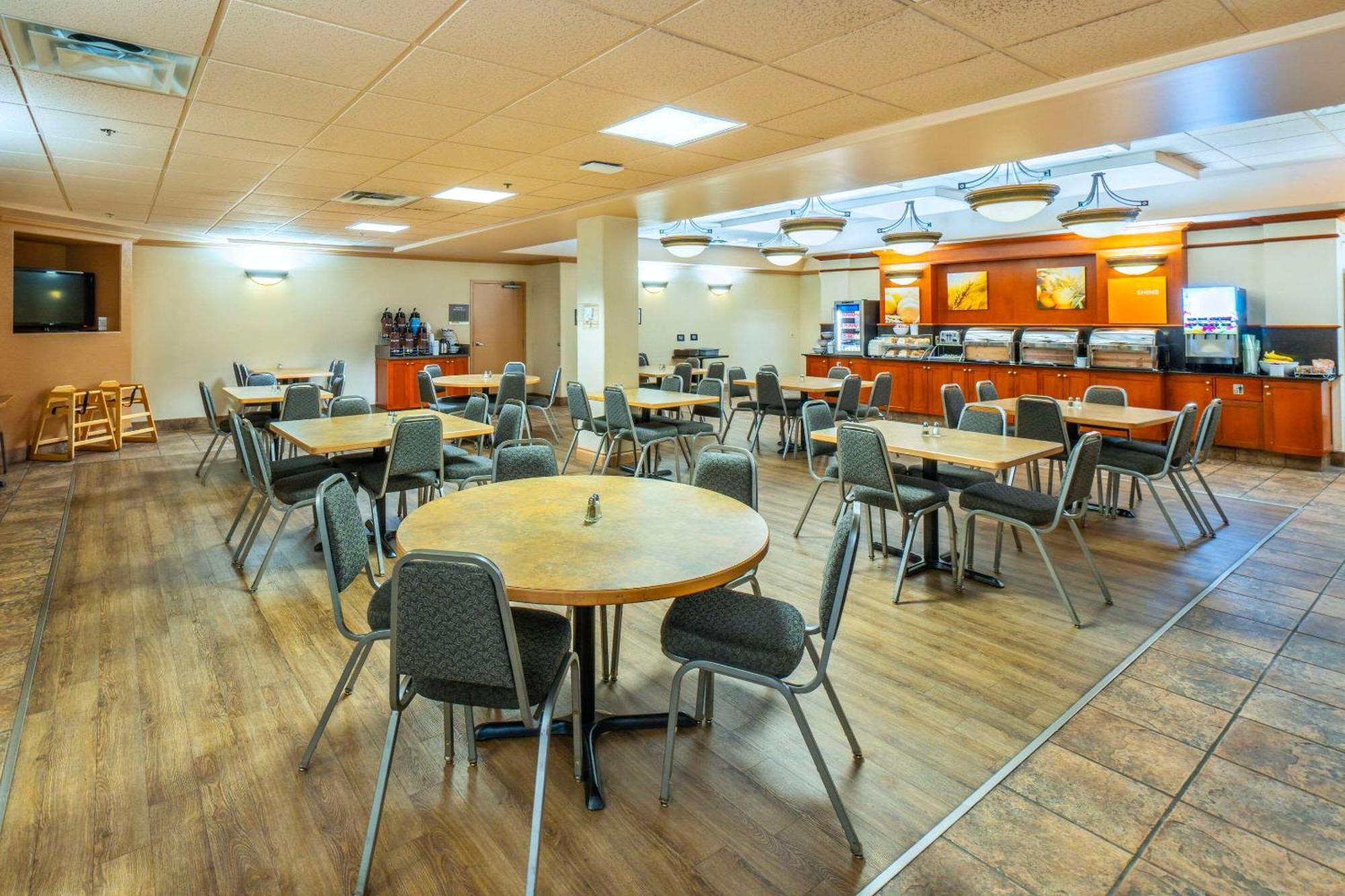 Comfort Inn & Suites Salmon Arm Exteriér fotografie