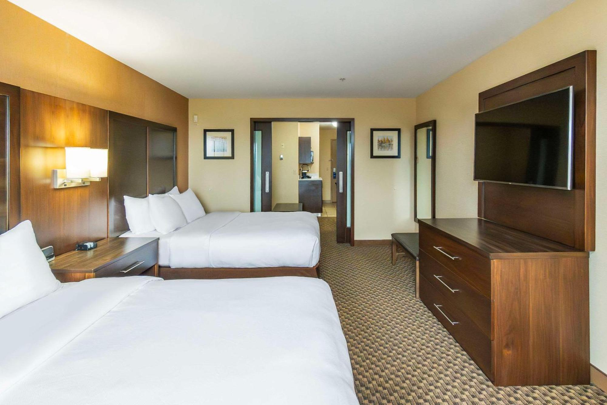 Comfort Inn & Suites Salmon Arm Exteriér fotografie