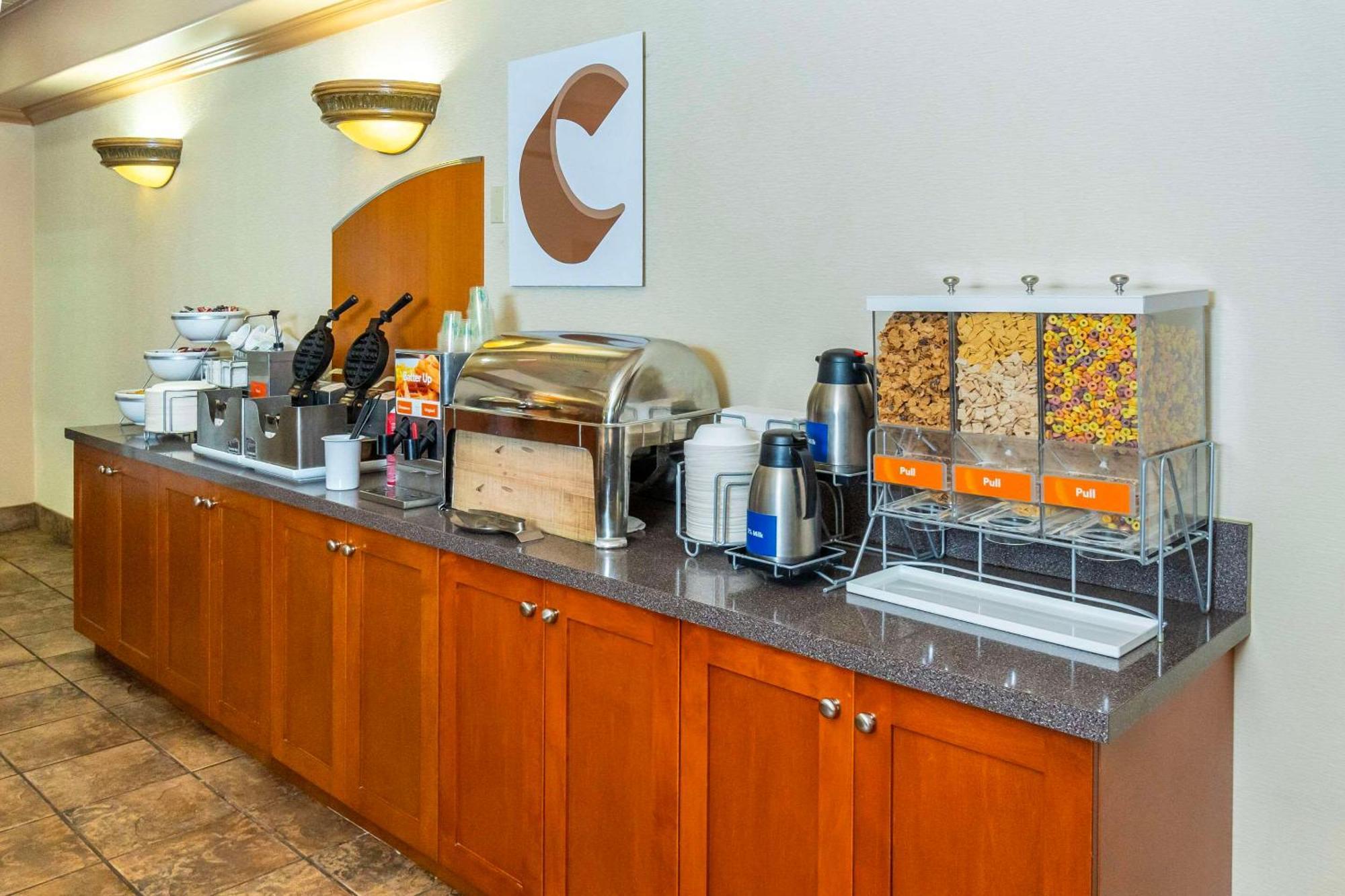 Comfort Inn & Suites Salmon Arm Exteriér fotografie